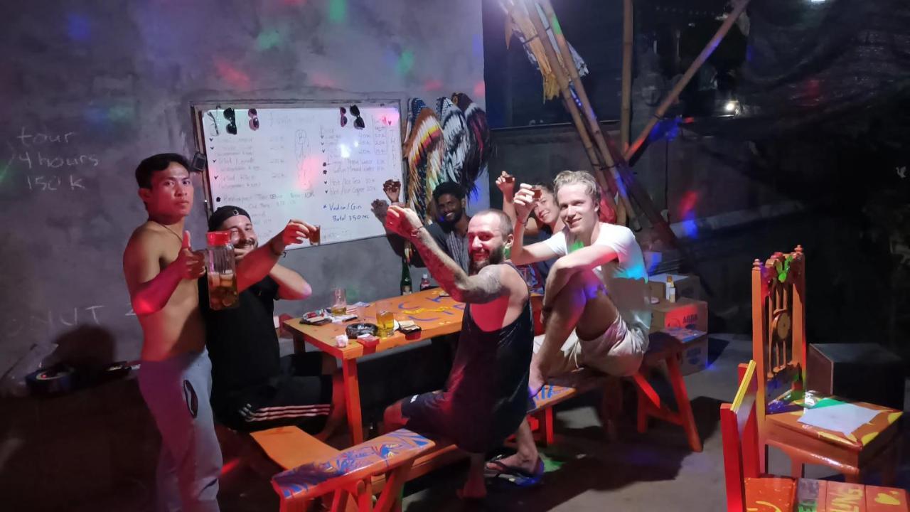 Family Hostel ロヴィーナ エクステリア 写真