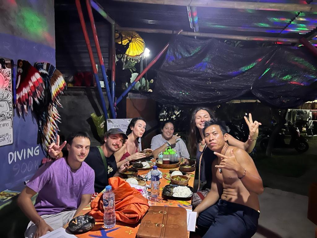 Family Hostel ロヴィーナ エクステリア 写真