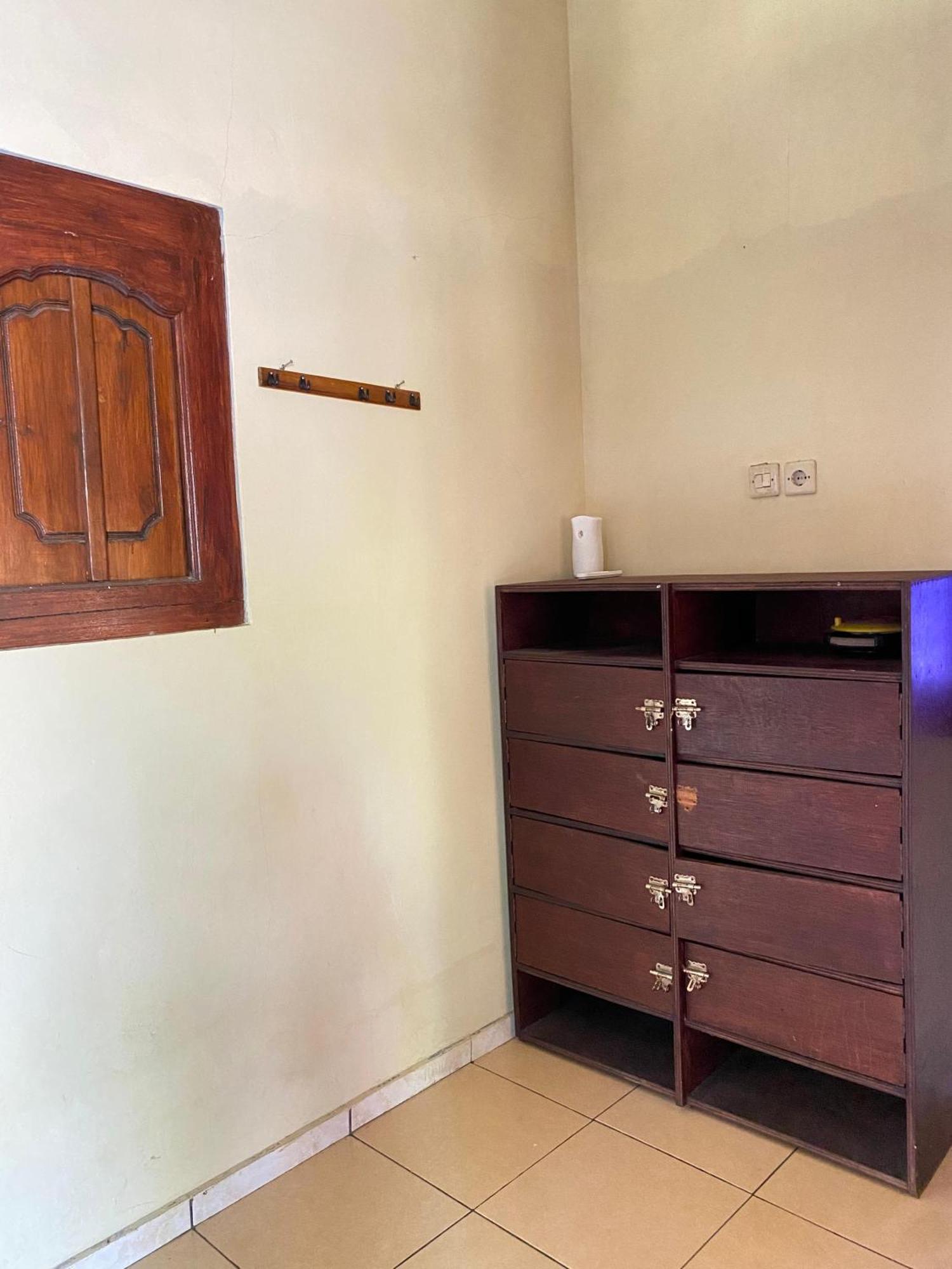 Family Hostel ロヴィーナ エクステリア 写真